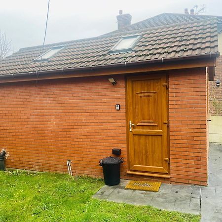 Private Guest House/Annexe 샐퍼드 외부 사진